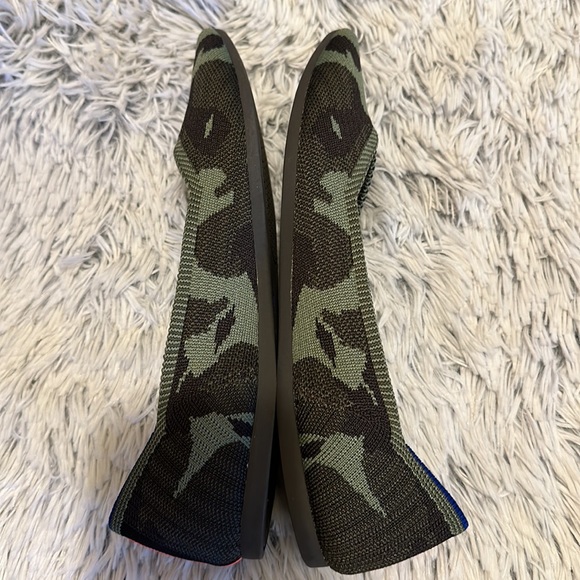 Rothy’s Women’s Spuce The Point Cameo Green Flats - Picture 5 of 7